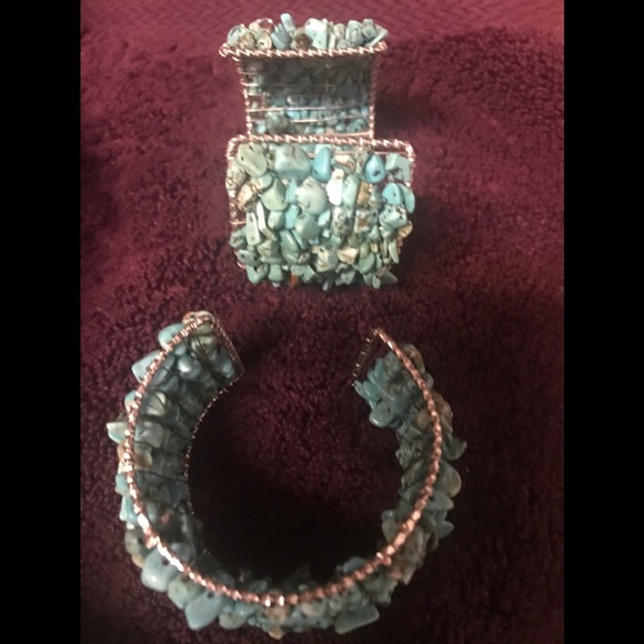Turquoise cuff bracelets - Picture 2 of 3